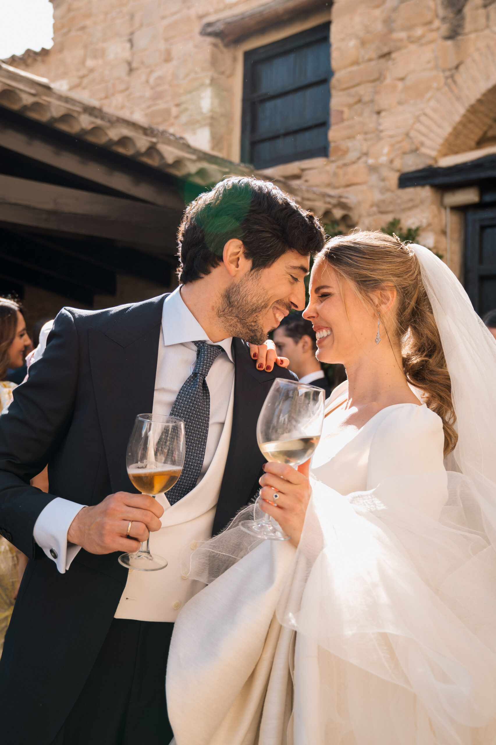Foto novios brindis boda jaén España