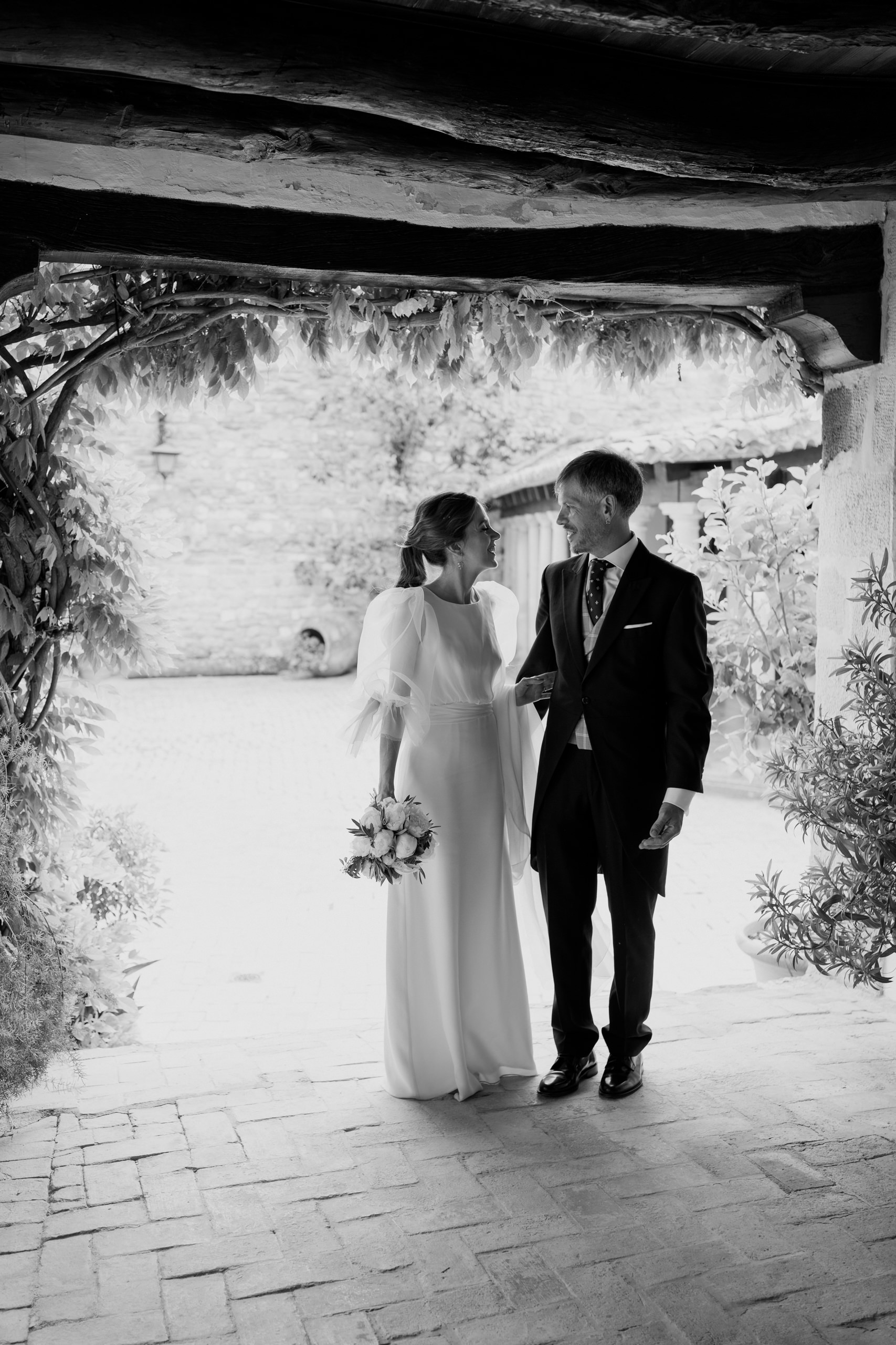 Fotos boda pareja novios exterior Jaén Cantabria